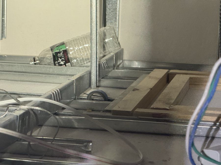 驗屋缺失:廚房天花板廢棄物